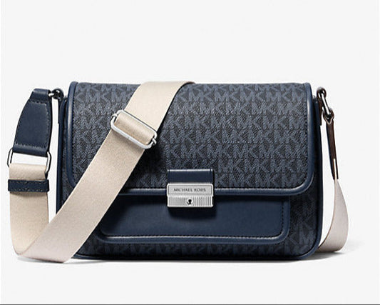 Bradshaw Medium Signature Messenger Bag